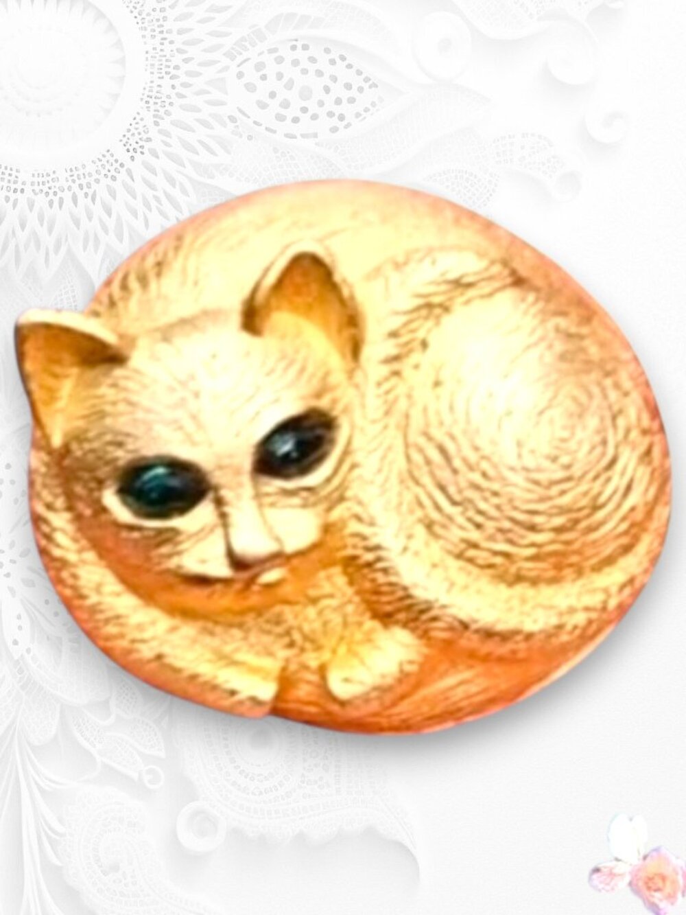Signed Piscitelli Curled Cat Brooch Gold Tone Green Eyes Vintage